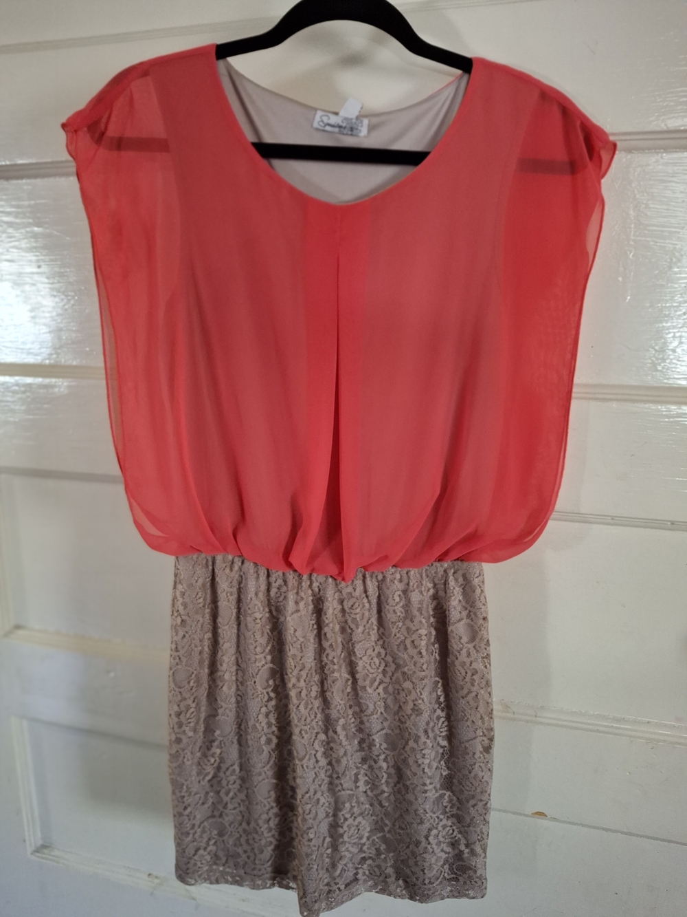 Speechless Coral Chiffon & Taupe Lace Dress Size L (CD116)